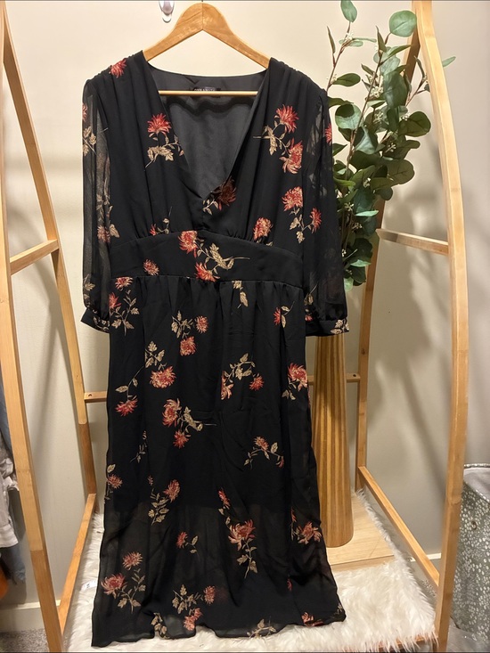 Dynamite Dresses & Skirts - Dynamite Black Floral V-Neck Midi Dress a264